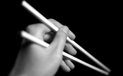 一双筷子看出拿筷子者的修为和人品