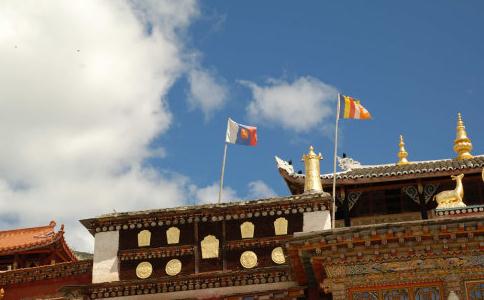 悬挂和使用佛教教旗五色旗的注意事项
