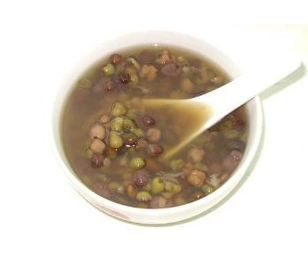 薏米绿豆黑豆粥的做法